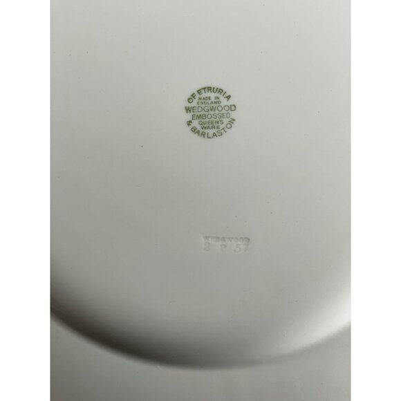 4 Wedgwood of Etruria Barlaston Queens Ware  Embossed Grapes Dinner Plates - Picture 3 of 7